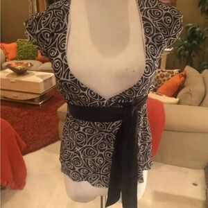 VTG Y2K bebe 100% Silk Criss/Cross Belted Swirl Short SleeveTop Sz Sm